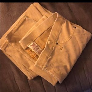 Women’s mustard jeggings